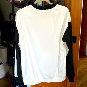 Romwe white shirt with rose emblem